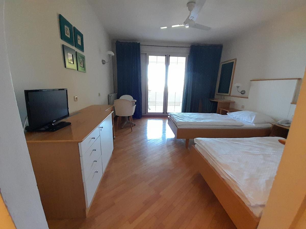 Aparthotel Plat 米利尼 外观 照片